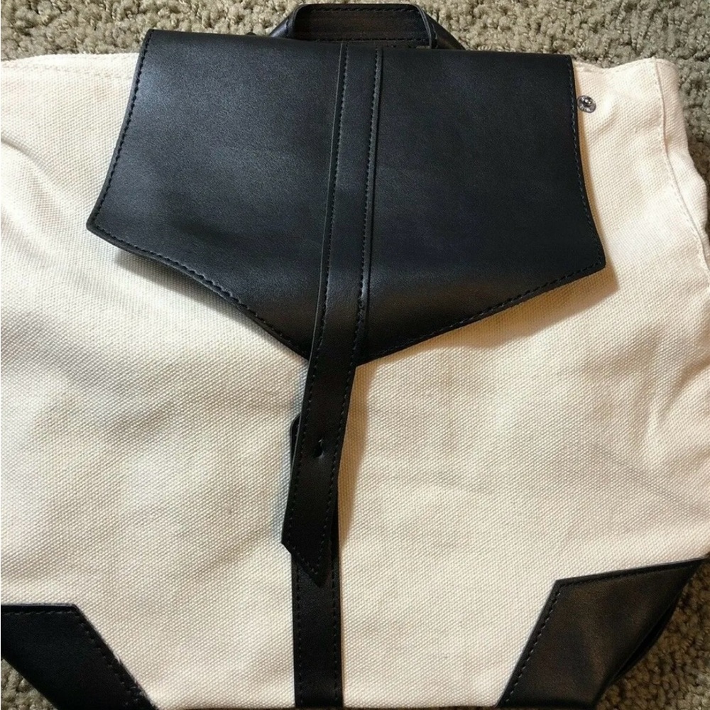 FabFitFun Deux Lux Demi Backpack In Hand MSRP: $75 NEW IN Package Free Ship